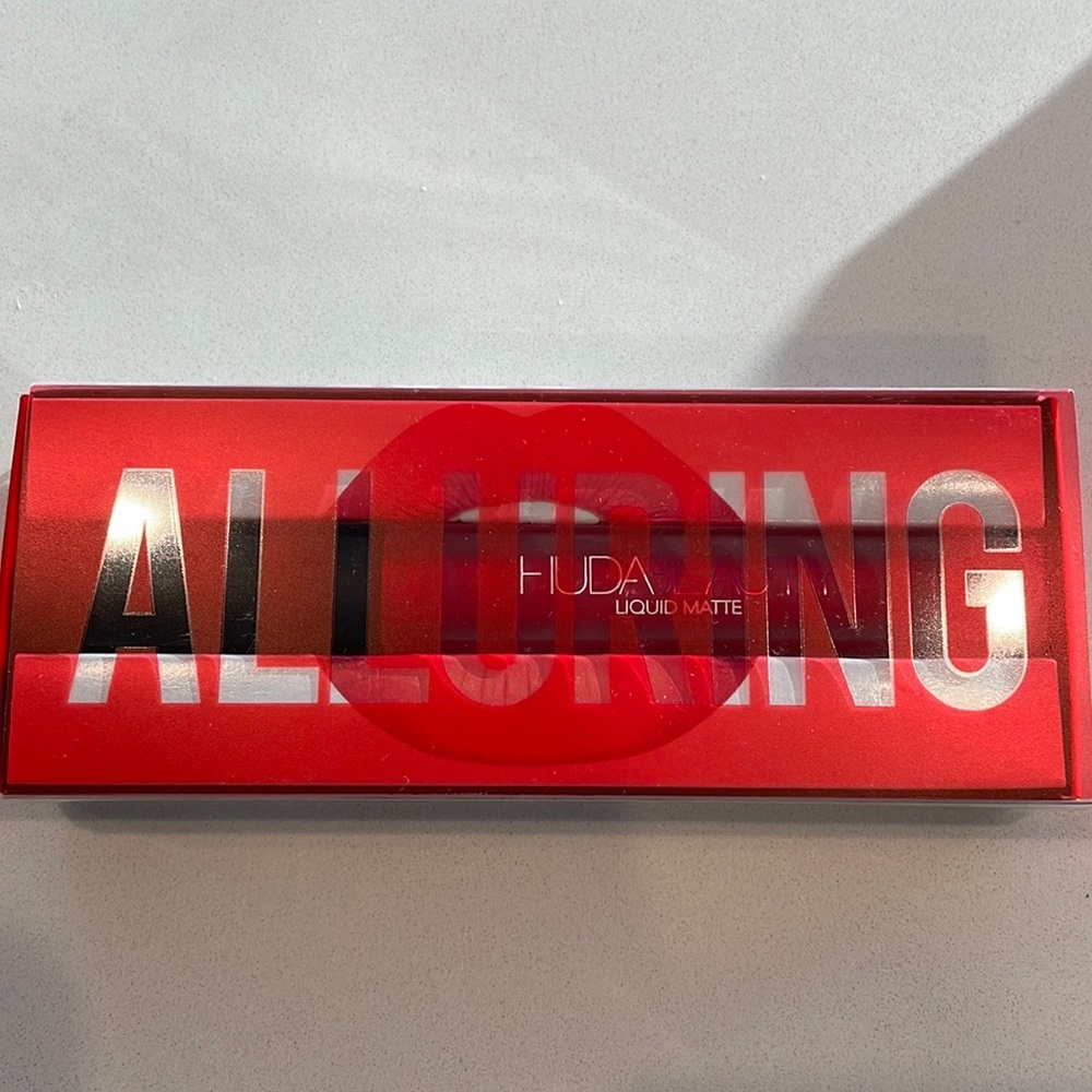 Huda Beauty Long Lasting & Comfortable Matte Liquid Lipstick Alluring Full Size